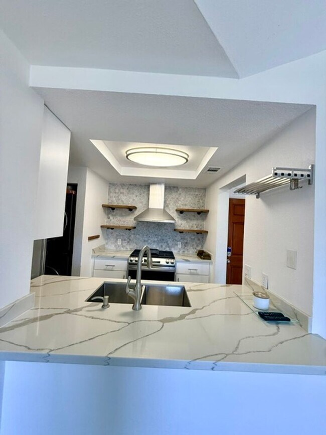 Building Photo - Fully updated condo in Spring Valley/ Rancho San Diego