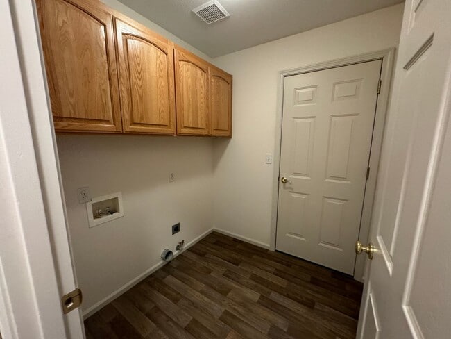 Building Photo - 3 bedroom 2 bath home in Sutherlin