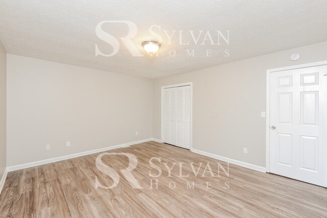 Building Photo - Prepare to fall in love with this 4 bedroom, 3.5 bathroom home