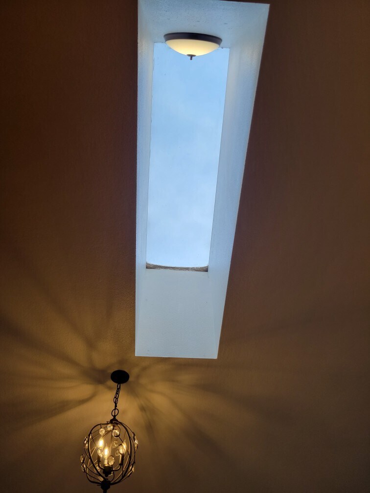 Skylight in the dining area - 6290 Wolff St