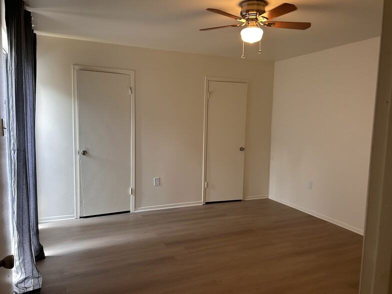 Building Photo - 5213 Everett Ln