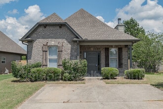 Building Photo - 1020 Washington Dr