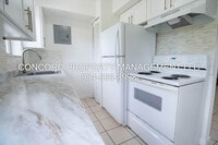 Building Photo - 2 Bedroom, 1.5 Bathroom Apartment with Poo...