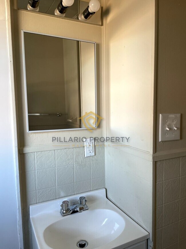 Building Photo - 5260-5262 Fletcher Avenue