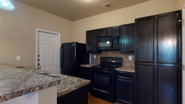 Building Photo - $1,395 + 2 WEEKS RENT!!