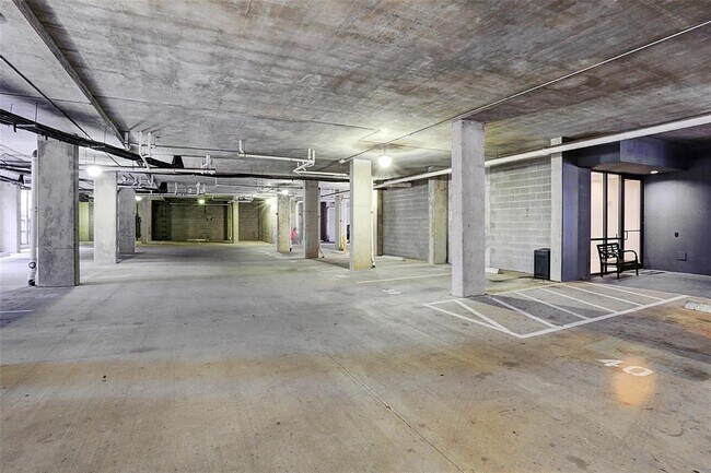 Building Photo - 2120 Kipling St
