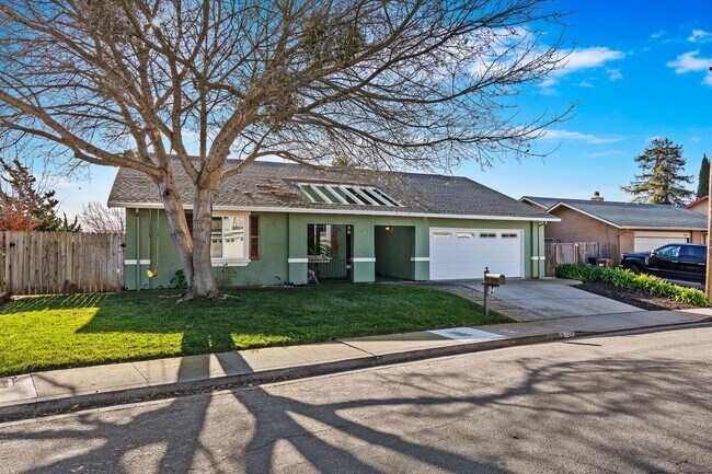 Building Photo - Great single story home in Benicia With All Utilities Included