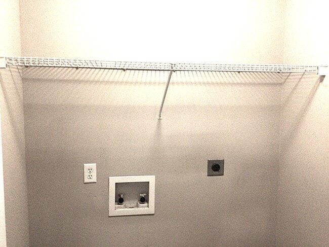 Building Photo - 118 Blue Gill Ln