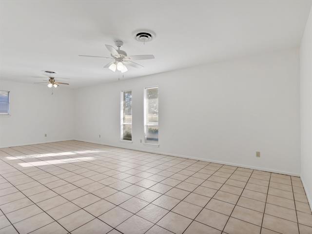 Building Photo - 4804 South Dr