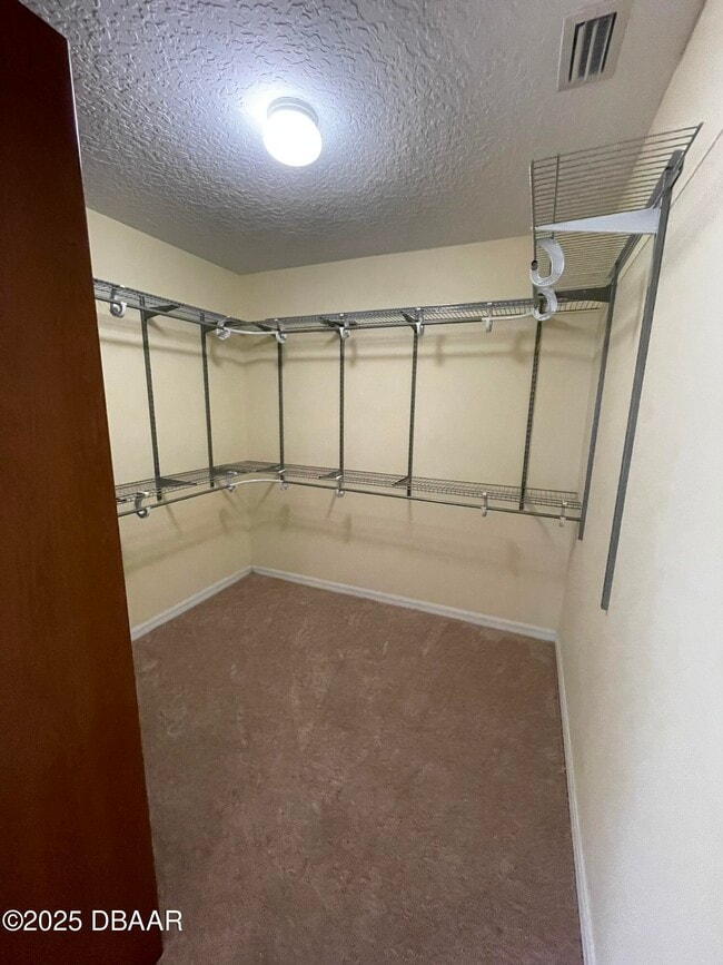 Building Photo - 232 Fountain Lake Blvd