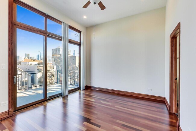 Building Photo - 731 N Elizabeth St
