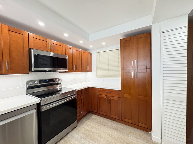 Building Photo - 500 Lunalilo Home Rd