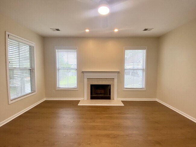 Building Photo - Charming Four-Bedroom Home in Bluffton with 3 Full Baths & Garage!