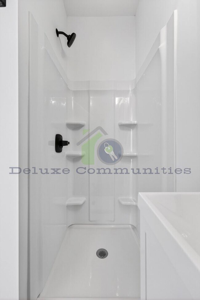 Building Photo - 851 Worden St SE