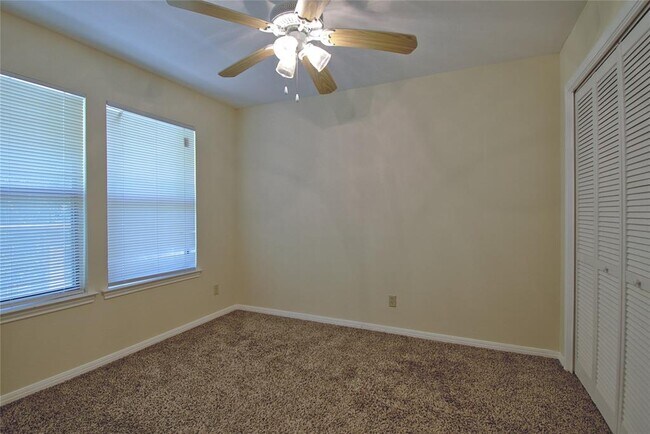 Building Photo - 6489 Hart Ln