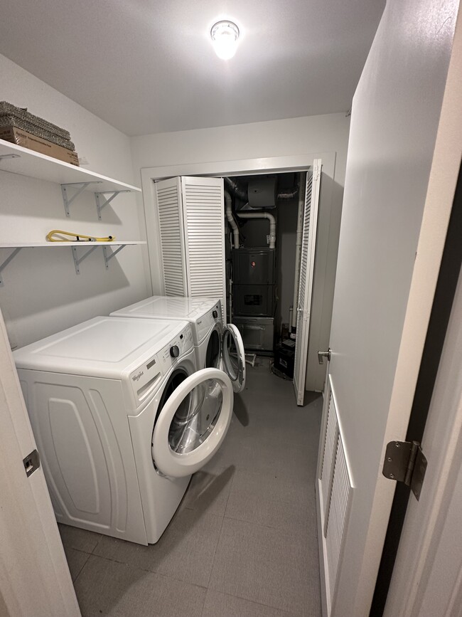 Building Photo - 1758 W Cullerton St