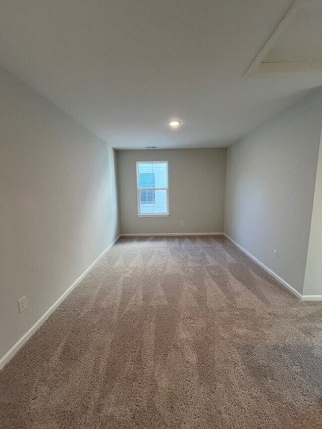 Building Photo - 5086 Northstar Dr