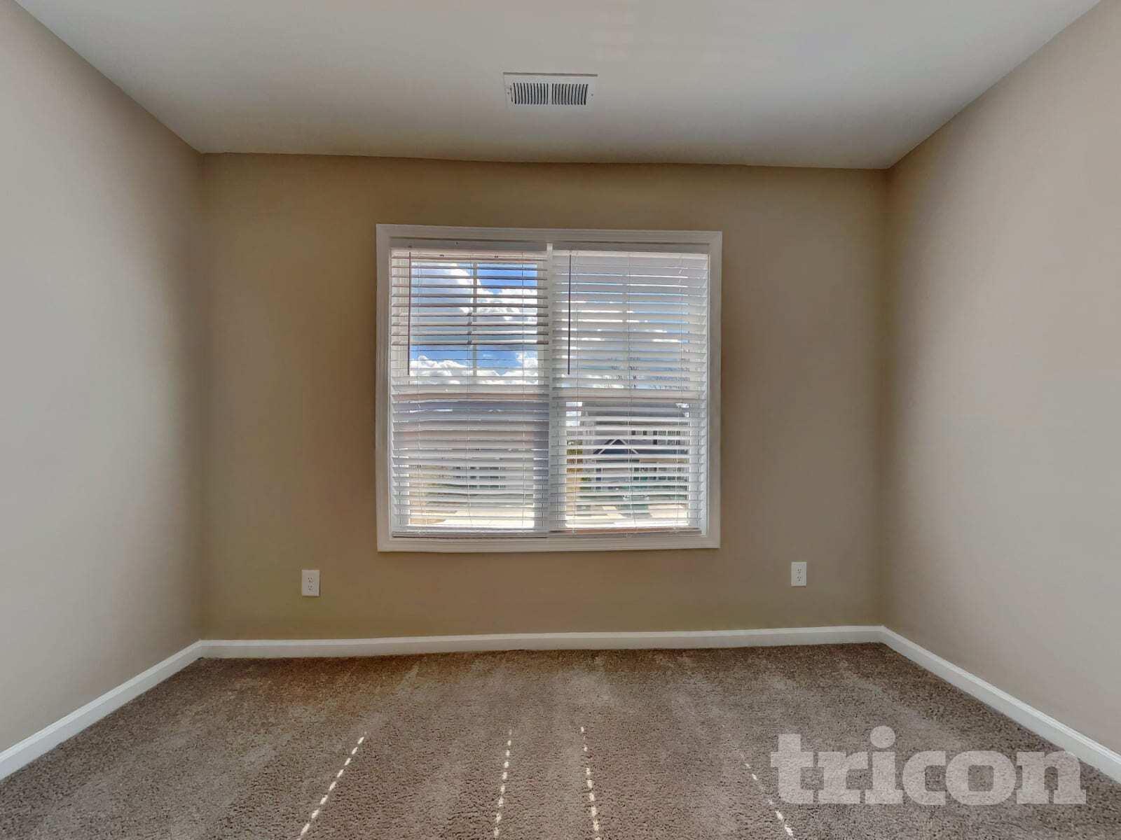 Building Photo - 110 Shore