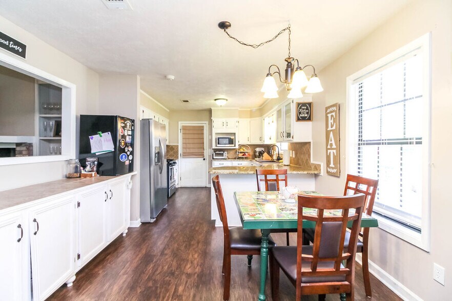 Building Photo - 87 Aileen Dr