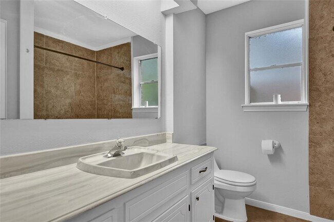 Building Photo - 3022 Birch Creek Dr