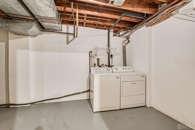 Building Photo - 135 Beverly Hl Ter