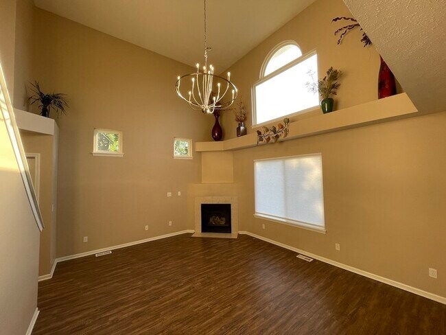 Building Photo - Forest Hills Condo 2 Bedroom  Clements Mill