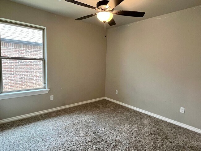 Building Photo - 4 Bed, 2 Bath NW Edmond Home in Deer Creek Schools