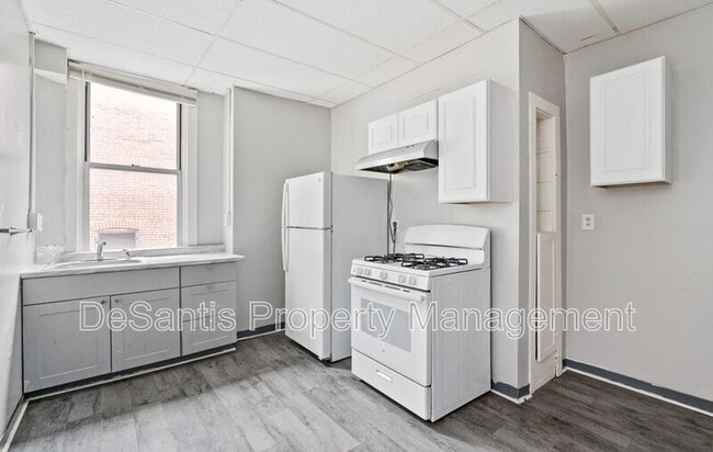 Building Photo - 1705 Tustin St