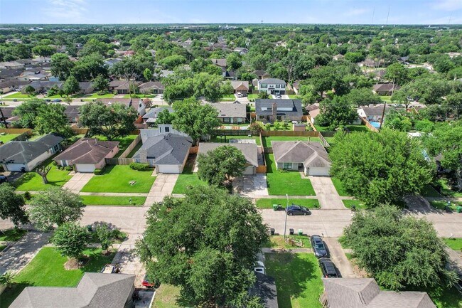 Building Photo - 6631 Villarreal Dr