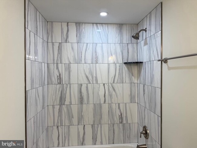 Building Photo - 6409 63rd Pl