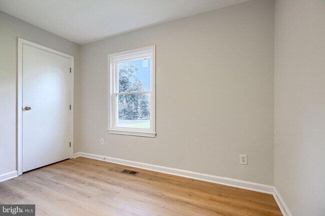 Building Photo - 926 Wampler Rd
