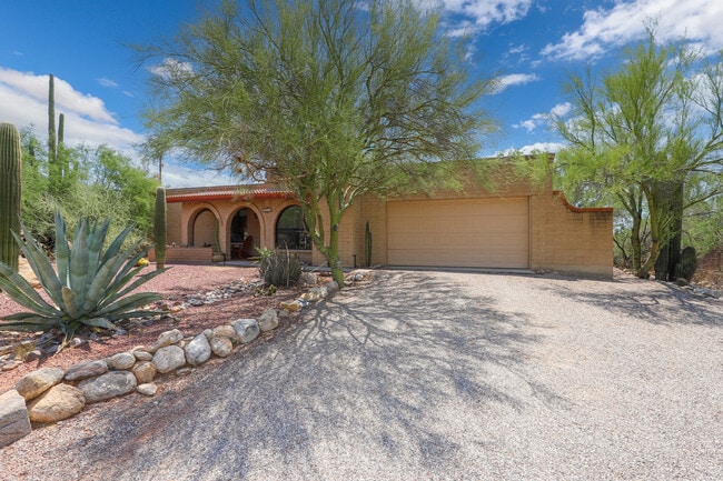 Primary Photo - 6532 N Burro Creek Pl