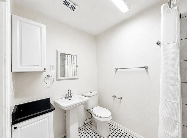 Building Photo - 3112 Frazier Ave