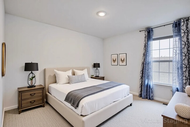 Building Photo - 205 Tinana St