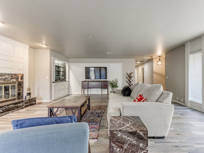 Building Photo - Mid-Term Rental in Glenbrook Addition, Nic...