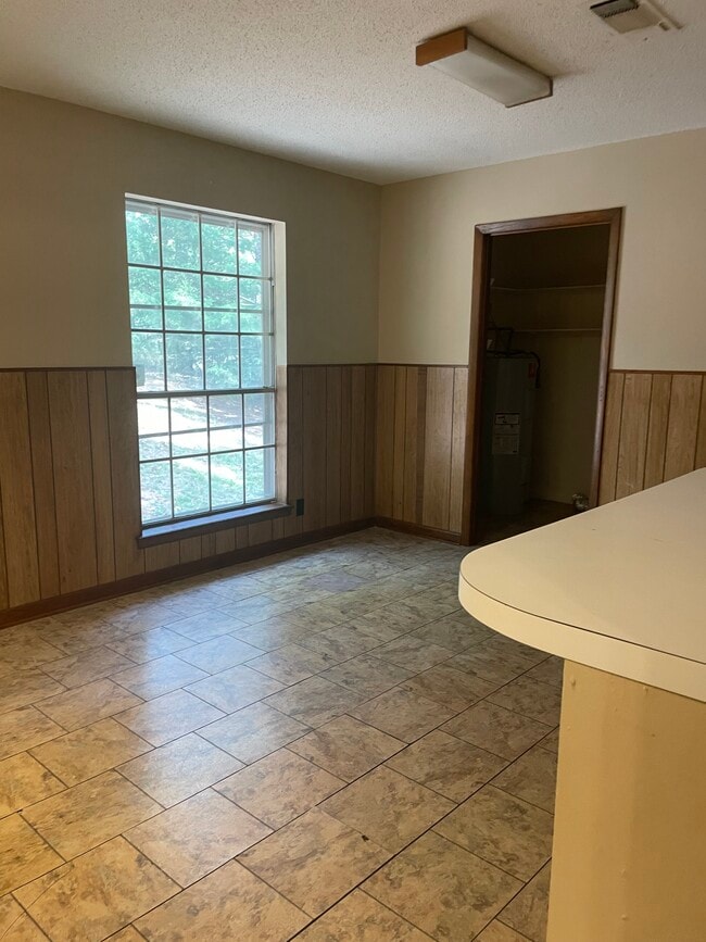 Building Photo - 107 Galahad Ct