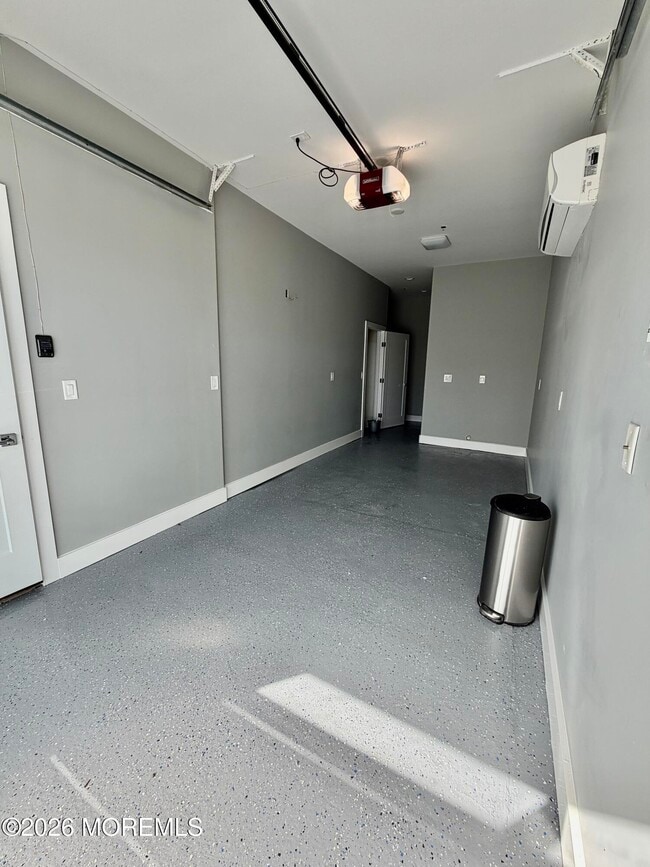 Building Photo - 909 Asbury Ave