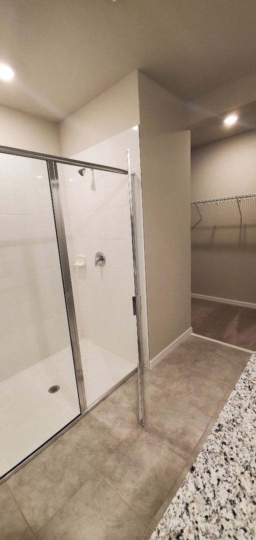 Building Photo - LIKE NEW!! 3-Bedroom, 2-Bathroom in Winter...