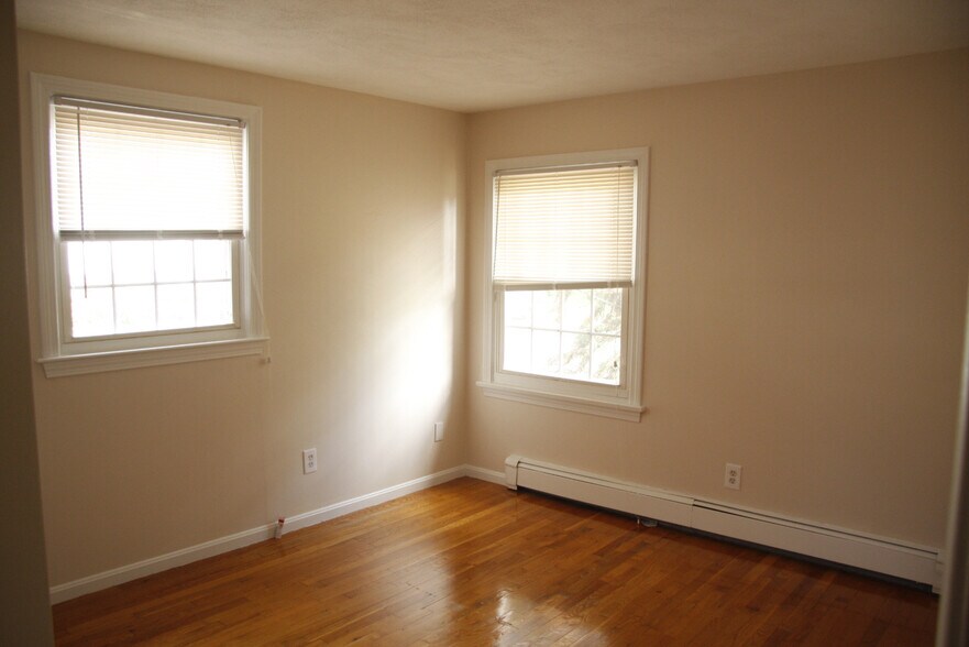 Building Photo - 6 Dragon Ct Cir