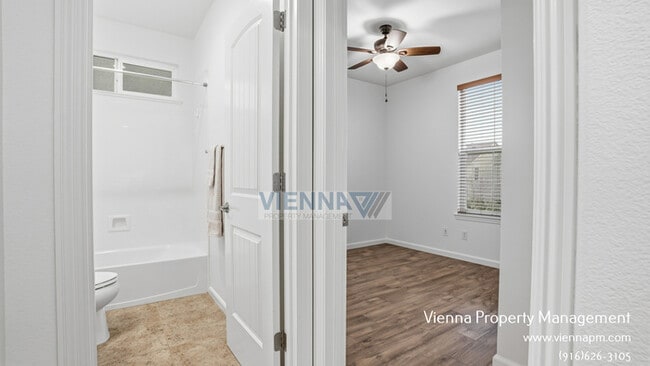 Building Photo - 3033 Ardley Dr