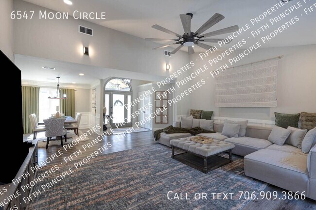 Building Photo - 6547 Moon Cir