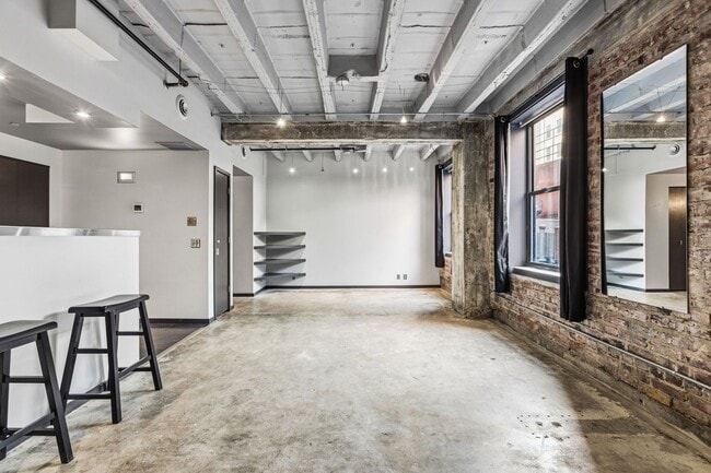 Building Photo - Unit #303 - The Regis Condos | Downtown Omaha | $250 Off First 2 months