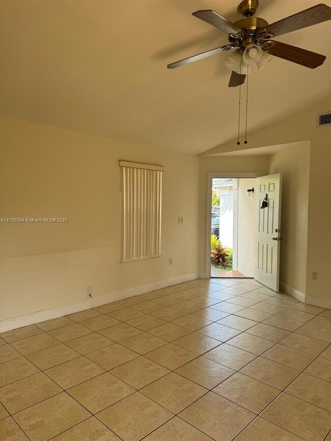 Building Photo - 9847 SW 117th Pl