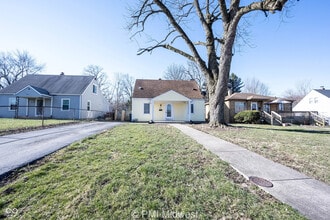 Building Photo - 4565 Brookville Rd