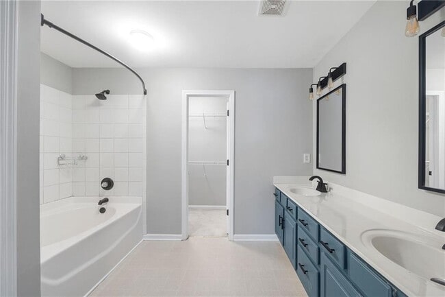 Building Photo - 544 Georgia Way
