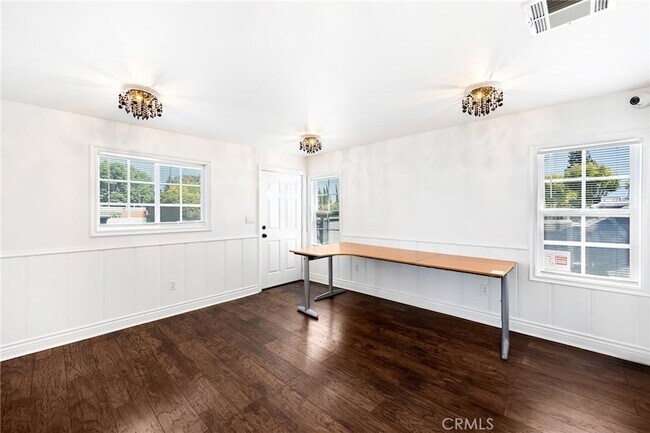 Building Photo - 6000 Woodman Ave