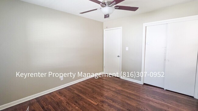 Building Photo - 4308 Oak St