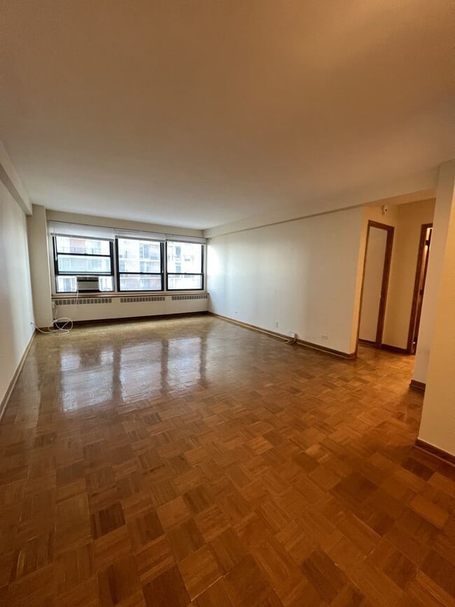 Building Photo - 4180 N Marine Dr