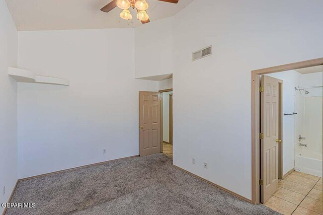 Building Photo - 12833 Tierra Pueblo Dr