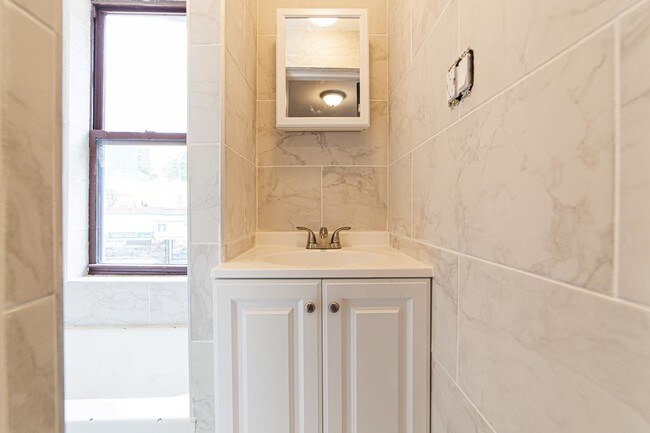 Building Photo - 224 Avenue B